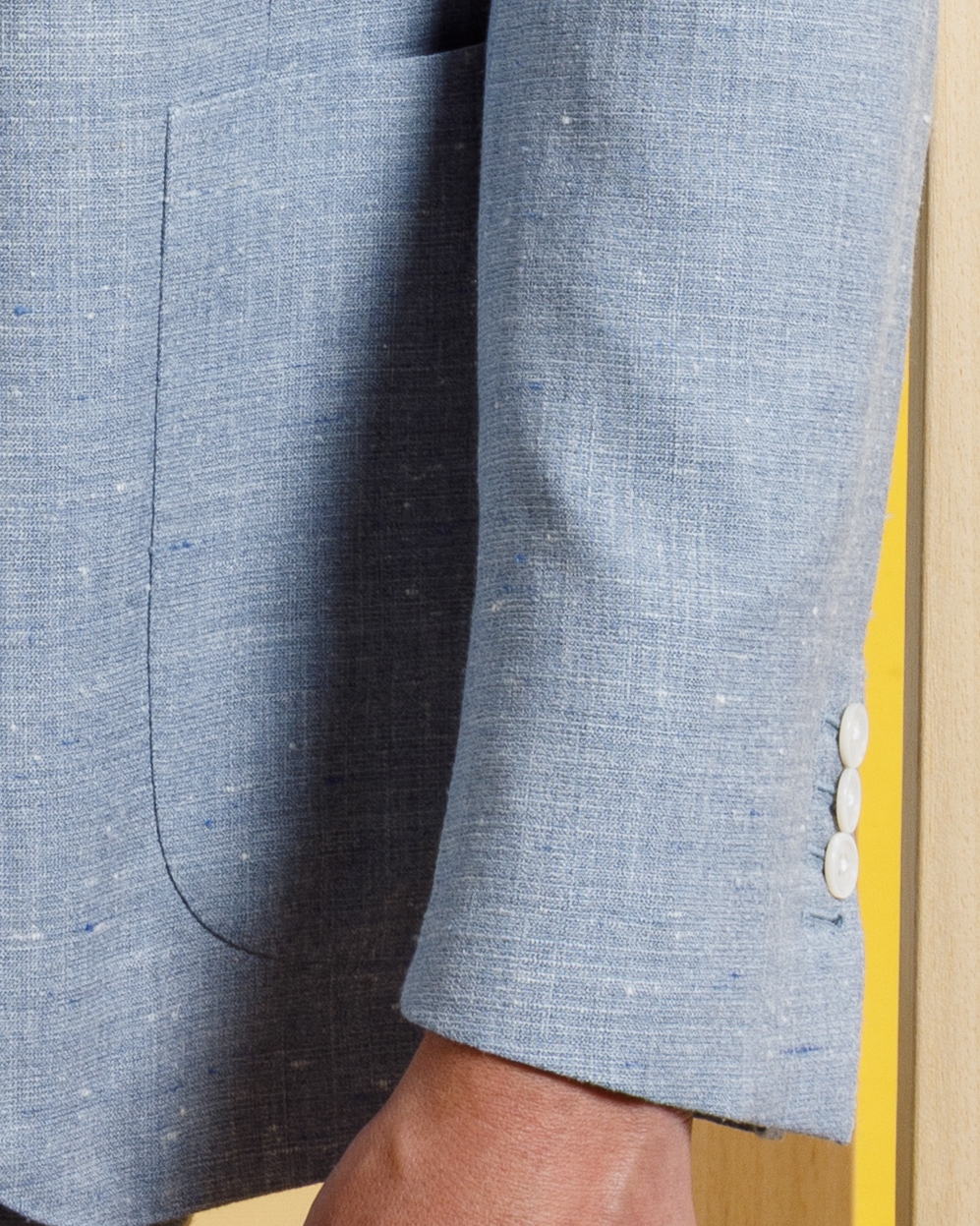 JACKETINTHEBOX®, Abito monopetto color celeste con fiammature blu e bianche. - immagine 3